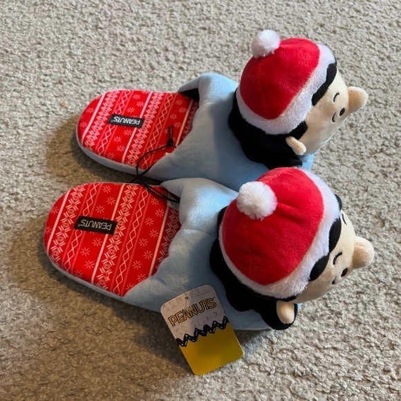 Peanuts Lucy Plush 3D Slippers Christmas Sz 9/10 Women’s Santa Hat Charlie Brown - Picture 3 of 7